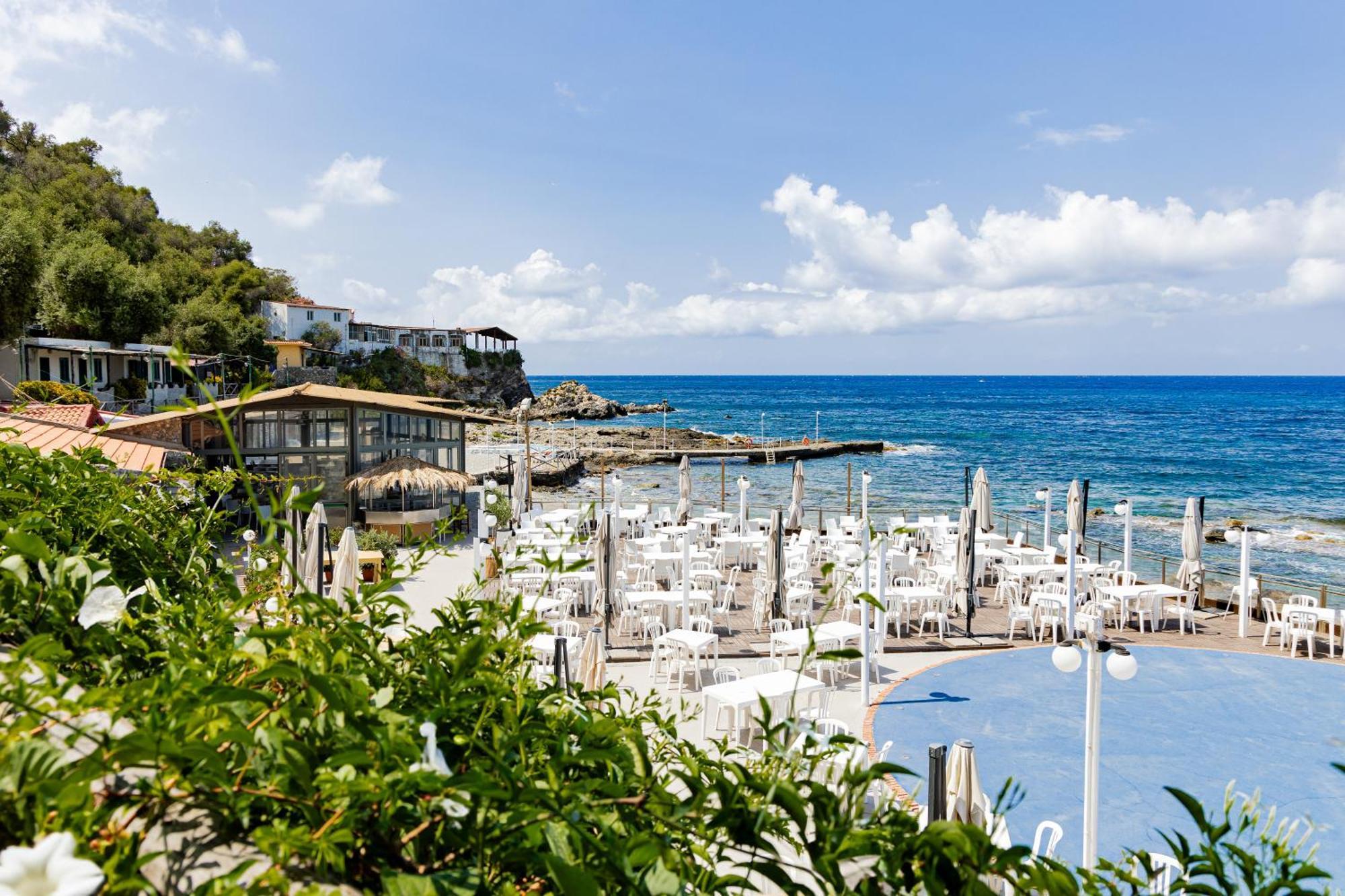 Riva Smeralda Camping Lodge Milazzo Eksteriør billede