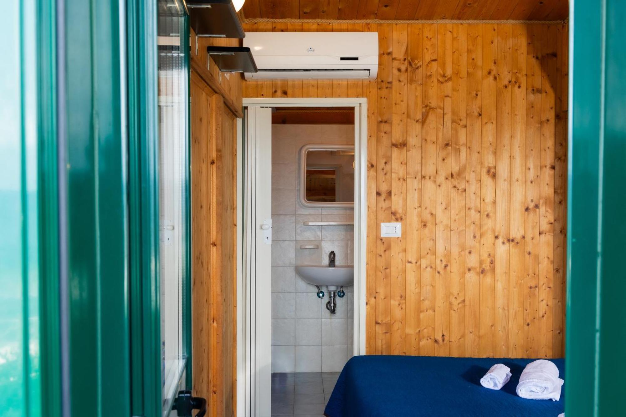 Riva Smeralda Camping Lodge Milazzo Eksteriør billede