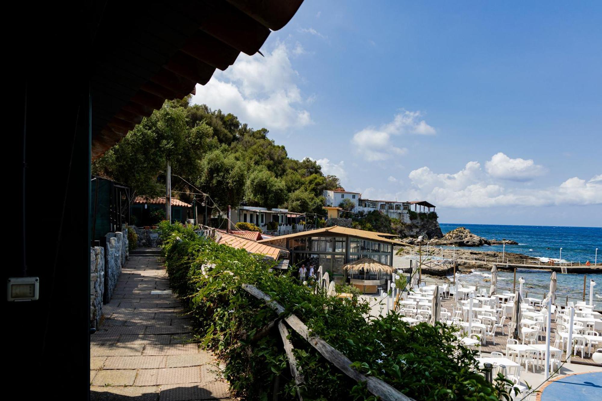 Riva Smeralda Camping Lodge Milazzo Eksteriør billede