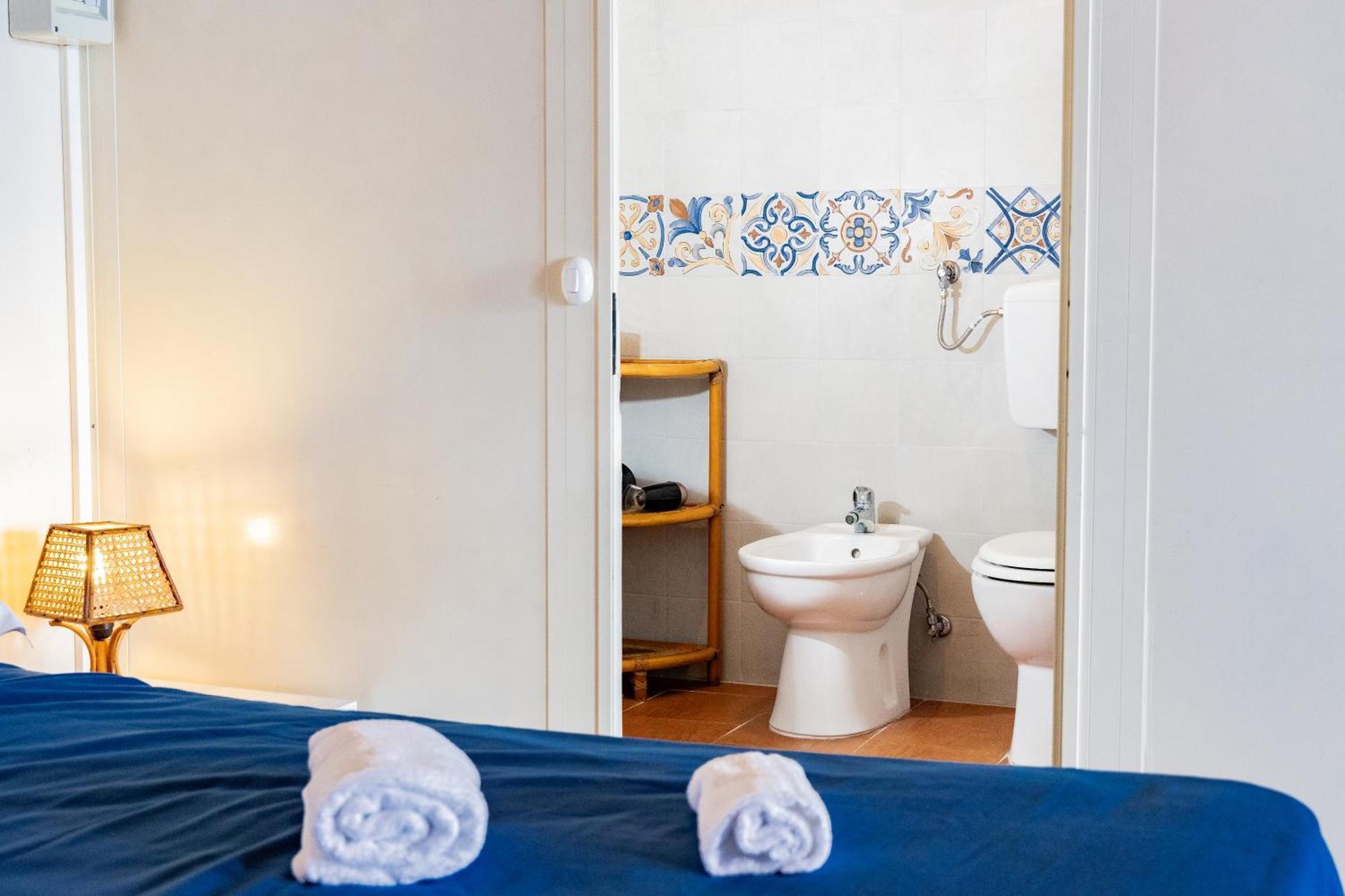 Riva Smeralda Camping Lodge Milazzo Eksteriør billede