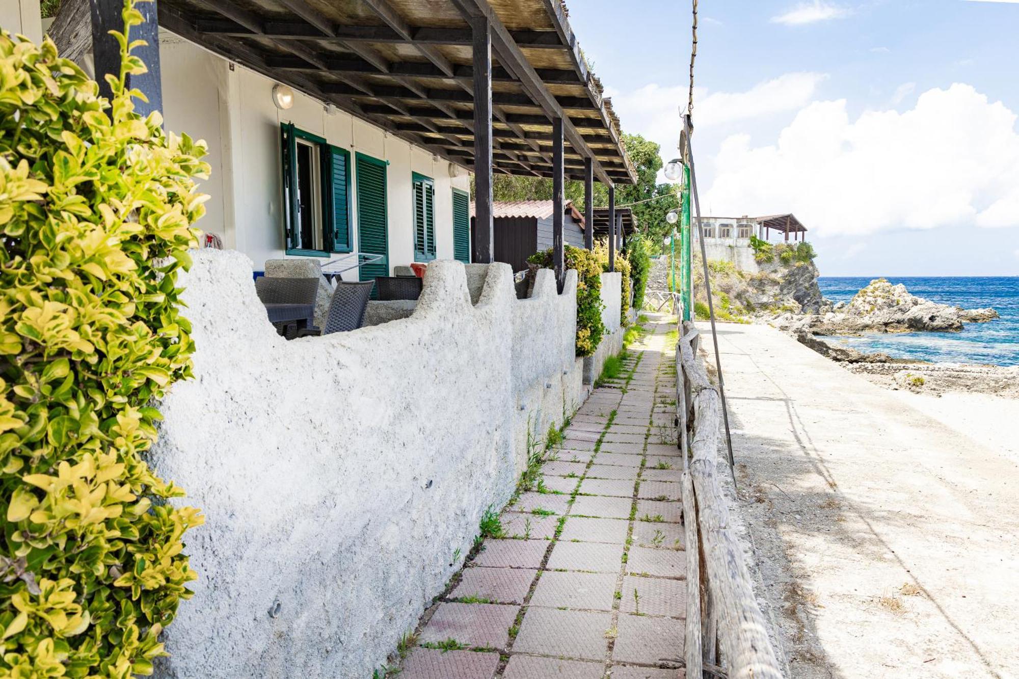 Riva Smeralda Camping Lodge Milazzo Eksteriør billede